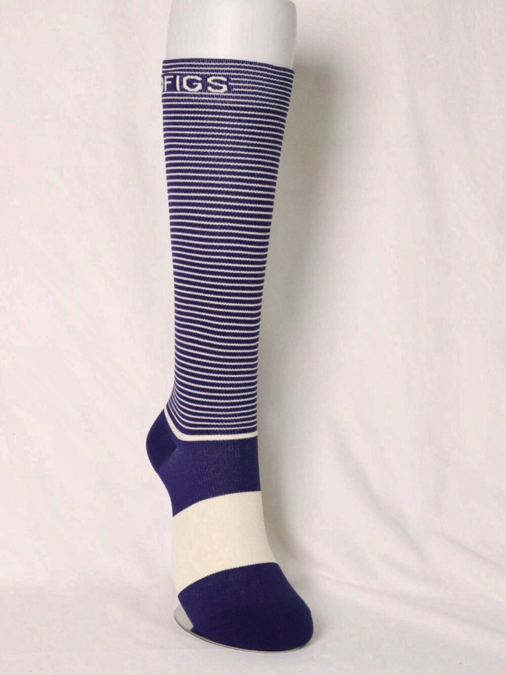 Figs Comfortable Supportive Compression Socks Size L - Picture 3 of 4